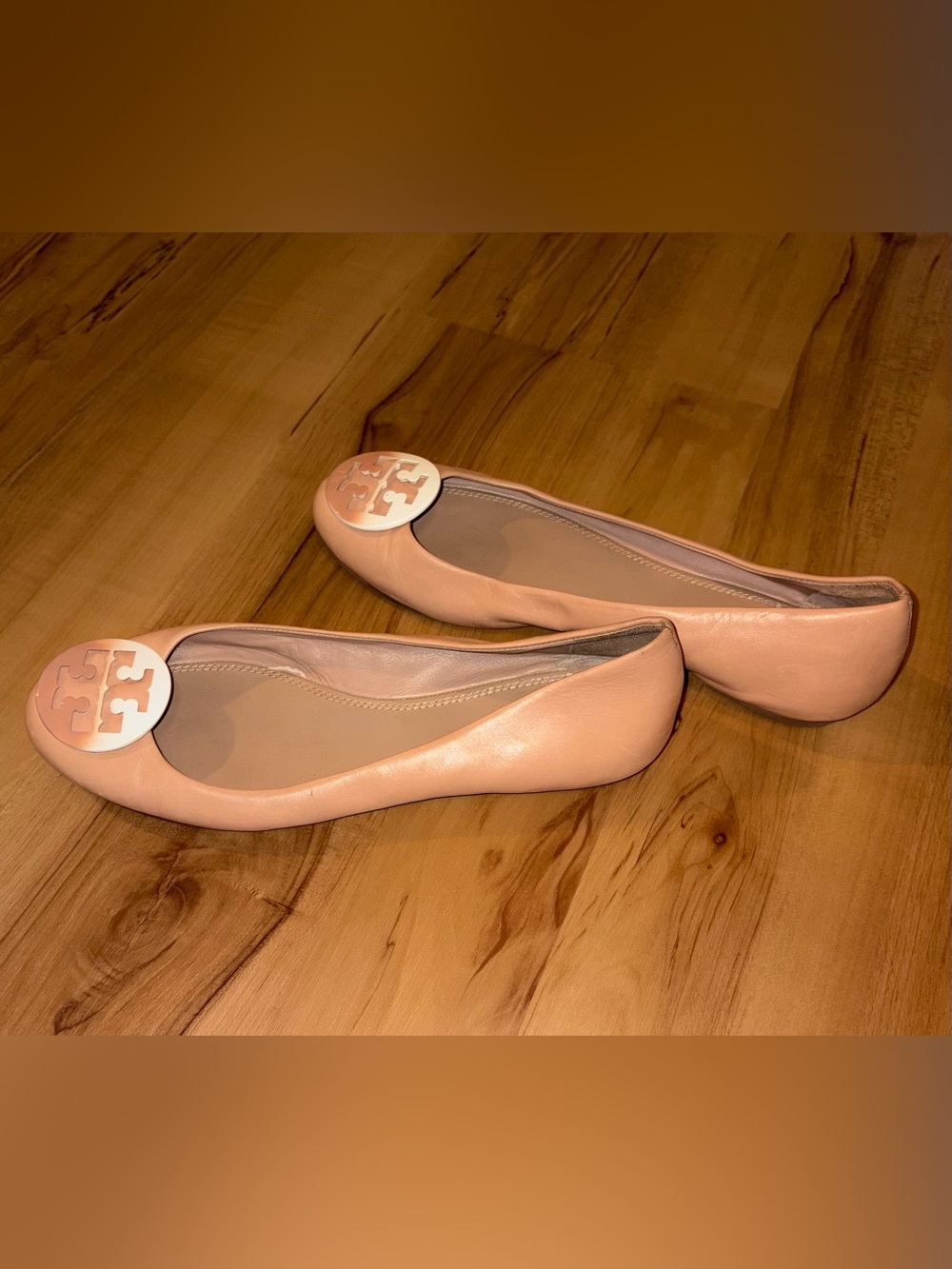 Tory Burch Blush Nude Leather Logo Ballet Flats - Picture 3 of 3